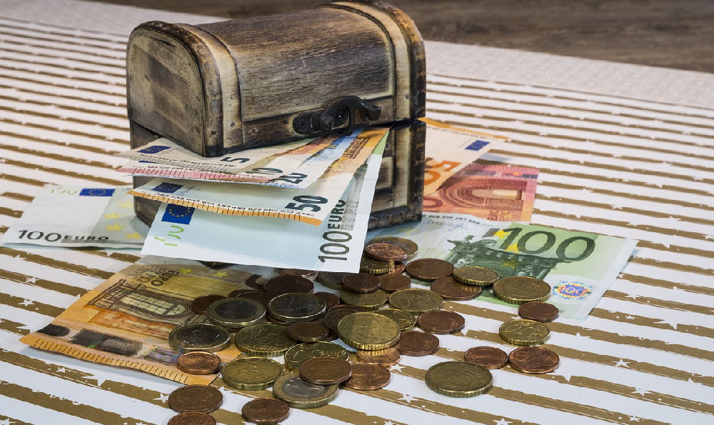Real Estate Agent: Making Money - How and Why?
