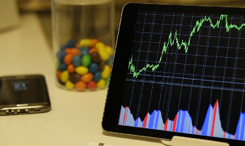 How to Profit from Shorting Stocks? What Are the Risks?
