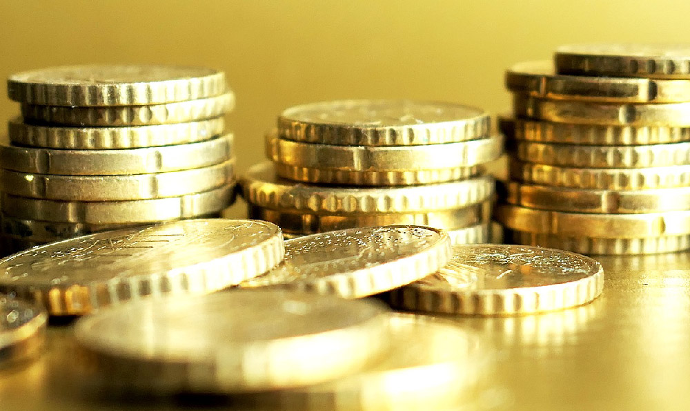 How Much Do Beauticians Earn? What Factors Affect Their Salary?