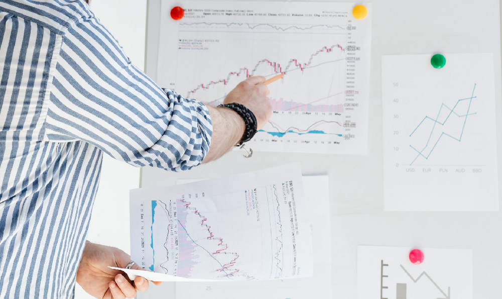 Palantir Stock: Buy or Sell? Is Now The Time?
