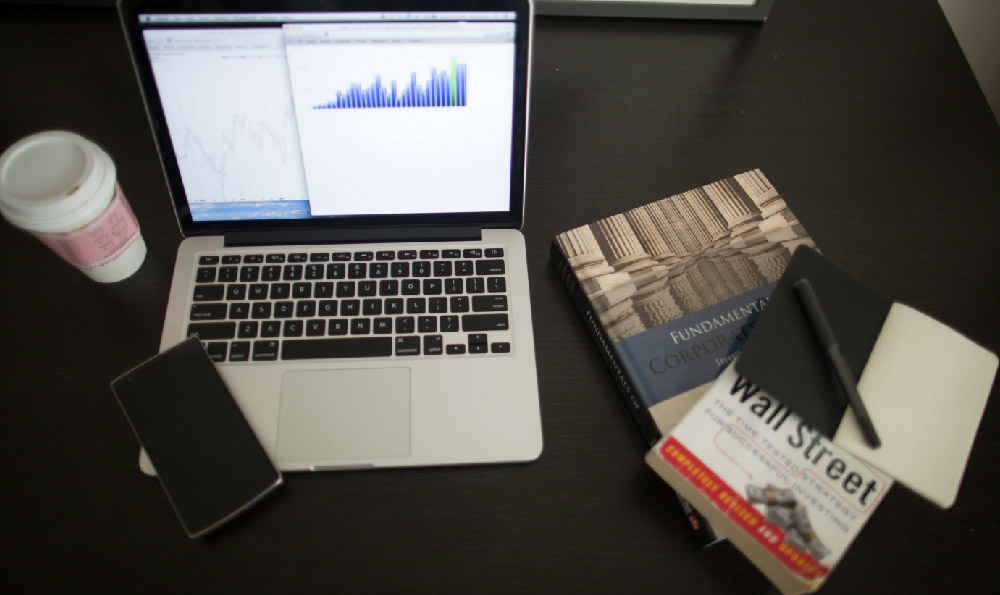 Can You Be a Realtor Part-Time? Is It Worth It?
