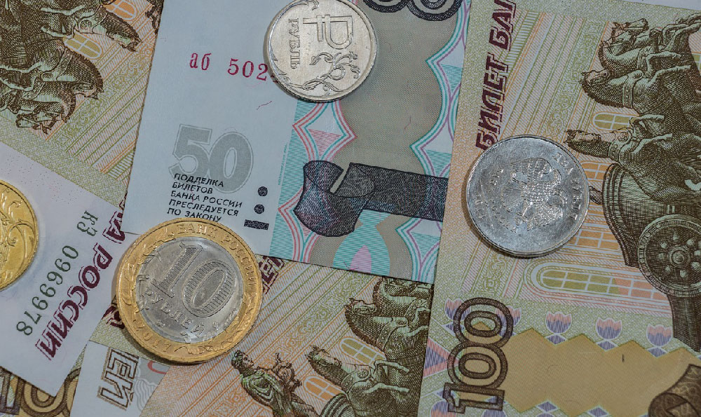 how much do notaries earn annually