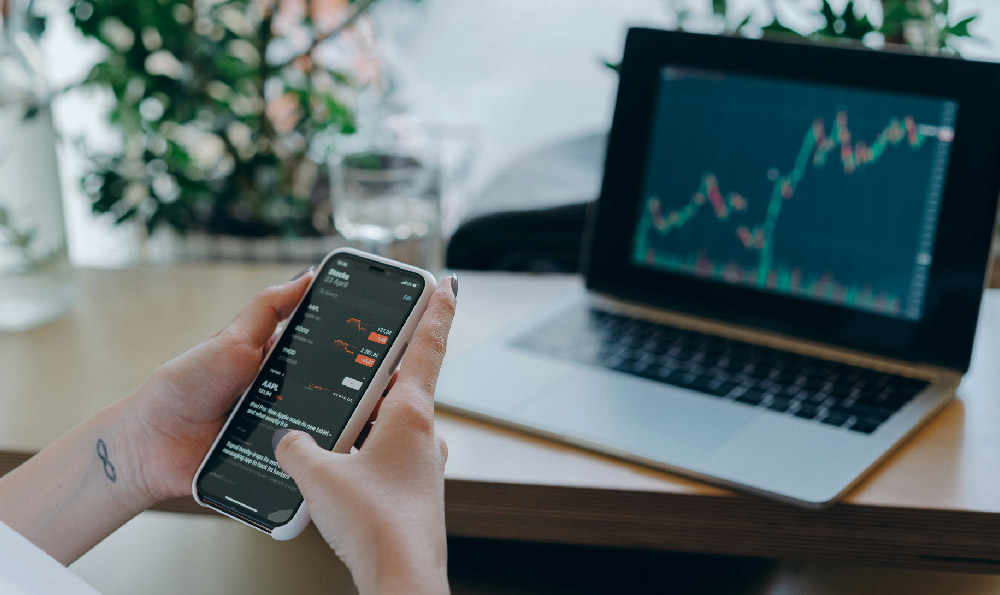 Earning Money Through Online Art Sales: A Profitable Guide for Artists