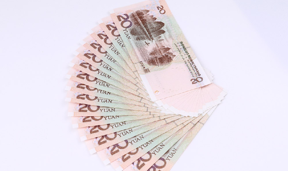 how does solitaire cash earn money through its business model