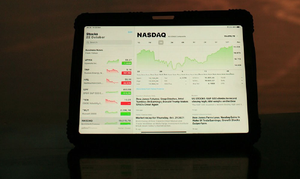 Save or Invest? Which is Right for You Now?
